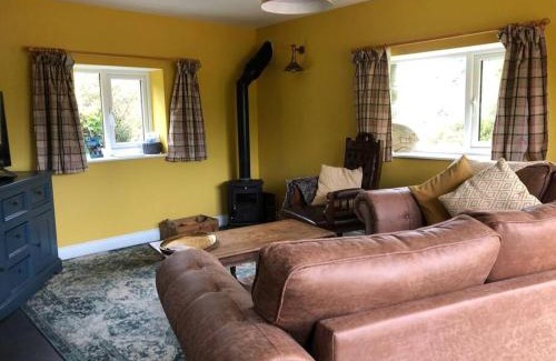 Bethania House | Rhedyn - Cosy Fishing Lodge Near Aberaeron
