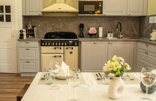 Rhein-Erft-Kreis District Apartment | Rhein Haven - 125m² feel-good apartment - ideal for families & teams