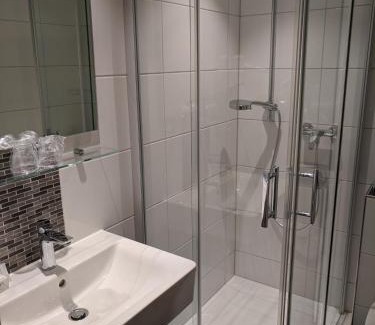 Widdig Hotel | Rheinterrassen Hotel Café Restaurant