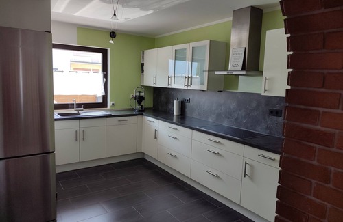 Urmitz House | Rheinuferhaus -Complete vacation home directly on the Rhine