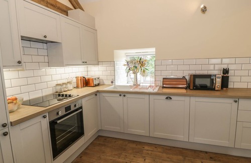 Oswestry Cottage | RHIANWEN, PLAS MOELFRE HALL BARNS in Llanrhaeadr-Ym-Mochnant