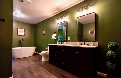 Rhinebeck Hotel | Rhinebeck Inn Suite with Private Living Room