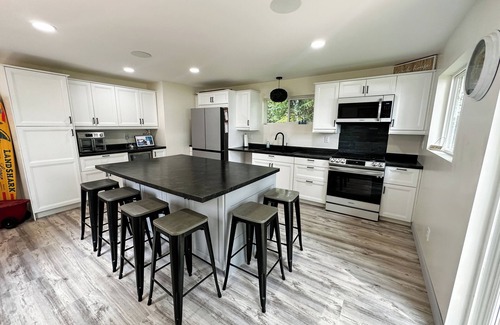 Rhinelander House | Rhinelander Chain-2 bedroom. New, Modern & on the Snowmobile Trail!