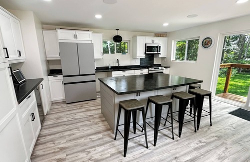 Rhinelander House | Rhinelander Chain-2 bedroom. New, Modern & on the Snowmobile Trail!