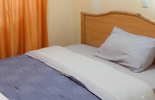 Maasai Mara Bed & Breakfast | Rhino hillside