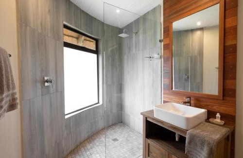 Jozini Cabin | Rhino River Lodge