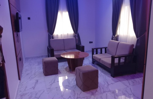Uyo Hotel | Rhocharls Hotel and Suites
