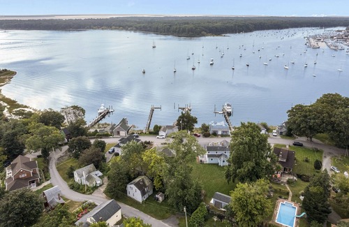 East Greenwich House | Rhode Island Haven: Walk to Greenwich Bay!