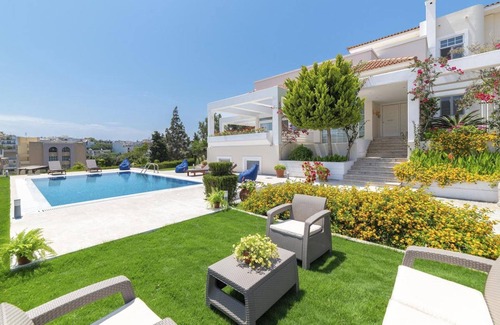 Petaloudes Villa | Rhodes Town, Luxurious 4 bedroom villa, private swimming pool, 10 persons