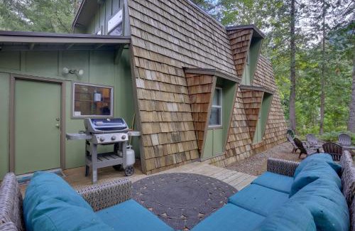 Mount Hood Village House | Rhododendron Family Cabin Hot Tub and Deck!
