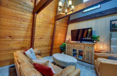 Mount Hood Village House | Rhododendron Family Cabin Hot Tub and Deck!