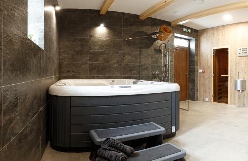 Zemplinske Hamre House | RHOLL Pension & Restaurant
