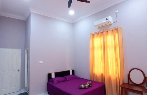 Kampung Ru Muda House | Rhu Cottage at Marang near foodcourt #Netflix
