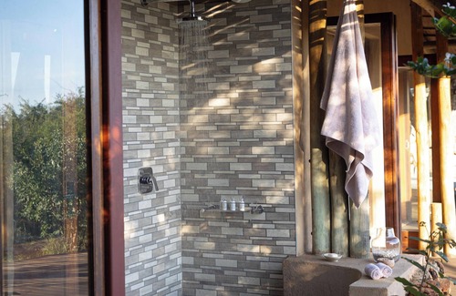 Madikwe Game Reserve Cabin | Rhulani Safari Lodge
