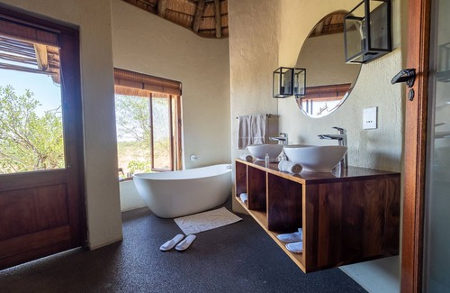 Madikwe Game Reserve Cabin | Rhulani Safari Lodge