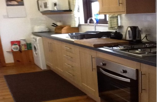 Bunessan Cottage | Rhumhor - dog friendly cosy cottage just minutes from the shore