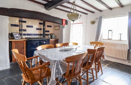 Oswestry Cottage | RHYDYGALED, pet friendly, with pool in Llanrhaeadr-Ym-Mochnant