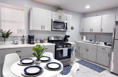 Southside Apartment | Rhythm & Blues Retreat near Syracuse University!