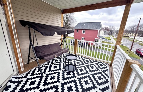 Southside Apartment | Rhythm & Blues Retreat near Syracuse University!