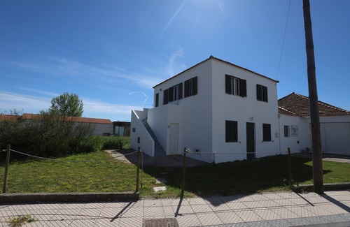 Murtosa House | RIA DE Aveiro White House