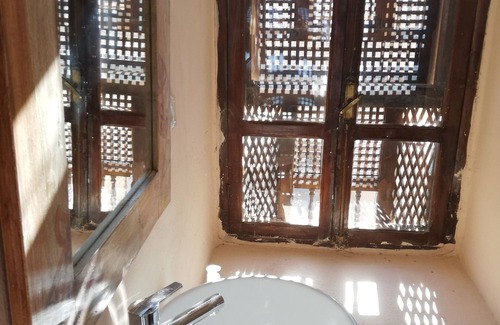 Tozeur Bed & Breakfast | Riad Dar El Caid Palais Siecle XIVin the heart of downtown Tozeur