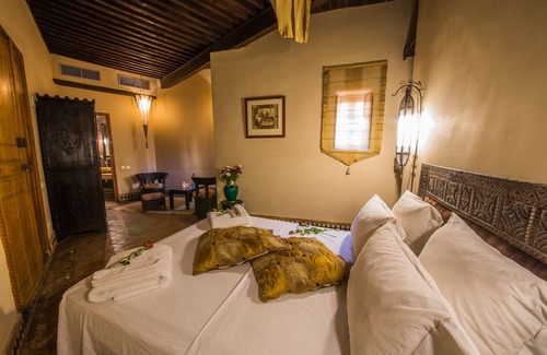 El Mokhifa House | Riad Dar Victoria, A house in the heart of an old Medina