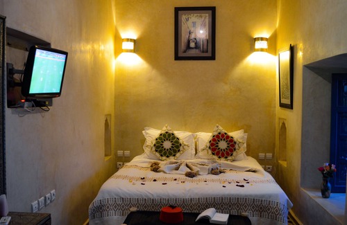 Assouel House | RIAD PAPILLON ,Beautiful, Quiet Riad with plunge pool, wifi terrace