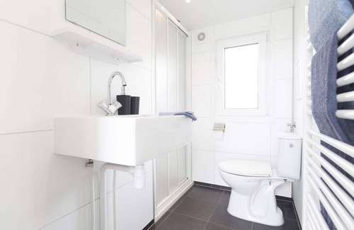 Veen Ski Chalet | ✓ Rialto at Recreatiepark het Esmeer ✓ Holiday home for 6 persons ✓ Located in Aalst (Gelderland) ✓ Waterside holiday home ✓ Book directly through the park