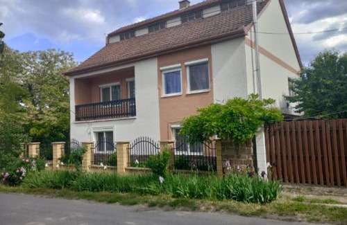 Noszvaj House | RiaVia Vendégház