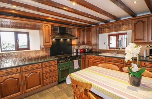 Holestone Moor Cottage | RIBER VIEW BARN, pet friendly in Ashover