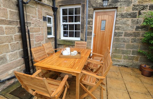 Holestone Moor Cottage | RIBER VIEW, pet friendly, character holiday cottage in Matlock