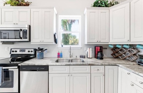 Lincolnville House | Riberia Riviera. A charming spacious 3/2 in heart of Old City