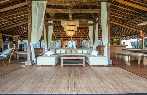 Banjar Semer Villa | Rice Field View 5BR Villa - W/Jacuzzi & Swimming Pool!