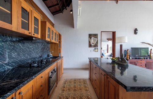 Tegal Mengkeb Villa | Rice field view Villa with Private Pool Sahaja 1