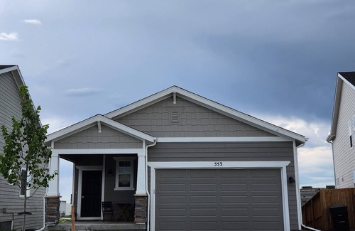 Longmont House | Rich King Bed on Highpoint!