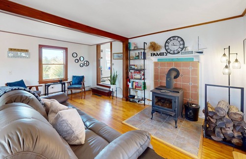 Winter Harbor House | Richard's Place | Dog-friendly home in Winter Harbor with garden - walk to town