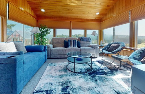 Winter Harbor House | Richard's Place | Dog-friendly home in Winter Harbor with garden - walk to town