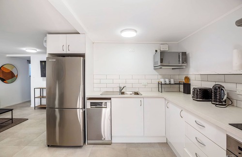 Grey Lynn Apartment | Riches Serendipity Home with Parking