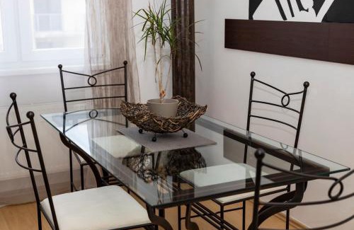 Uhrineves Apartment | Richie Apartment near Aquapark