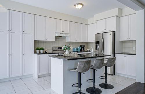 Richmond Hill Villa | Richland Modern Luxury house