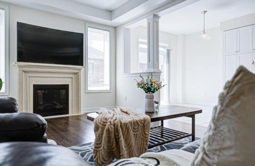 Richmond Hill Villa | Richland Modern Luxury house