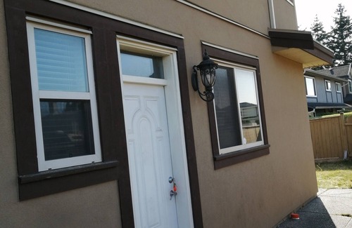 Richmond House | richmond 1br/1ba suite (House basement with Seperated entry)