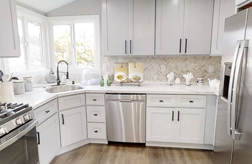 East Richmond Heights Cottage | Richmond Heights California