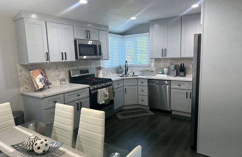 East Richmond Heights Cottage | Richmond Heights California