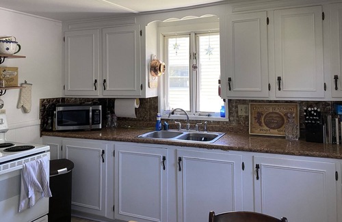 Richmond Cottage | Richmond Lake Front Cottage
