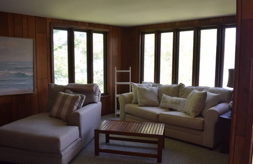 Richmond Cottage | Richmond Lake Front Cottage