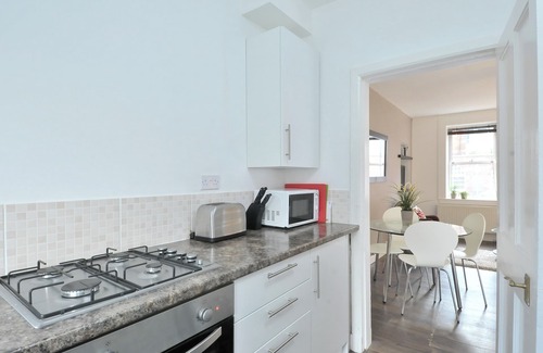 Pleasance Apartment | Richmond Place [367] is a Cosy 2 bedroom Old Town apartment close to Pleasance