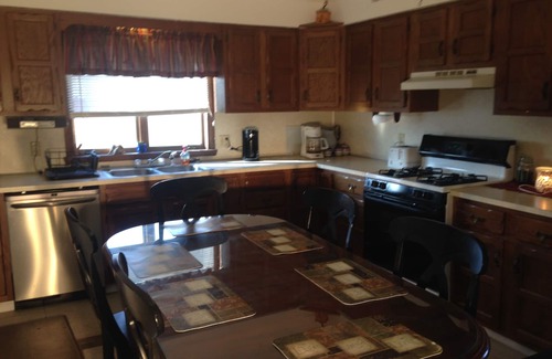 Port Clinton House | Richo’s Farmhouse near Lake Erie