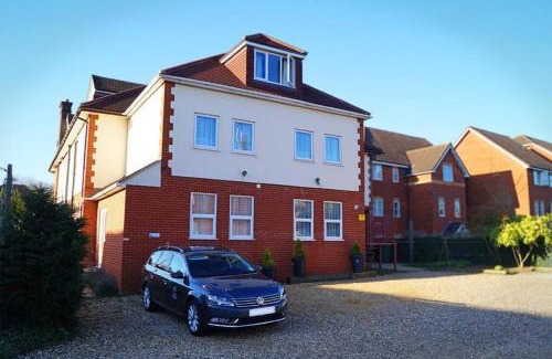 Watford House | Ricky Road Guest House - Premium
