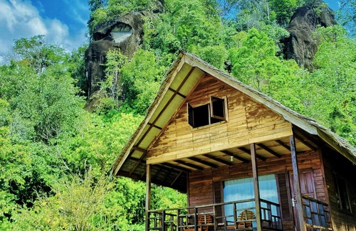 Nagari Sungai Pinang Hotel | Rickys Beach House